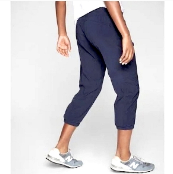 Athleta La Viva Capris Pants Ruched Leg Cropped Pant Active Fit Size 2 - Picture 2 of 11